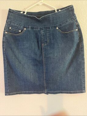 JAG Dark Blue Denim Pencil Skirt - Classic Women’s Sz 8 Denim length: 21.5”